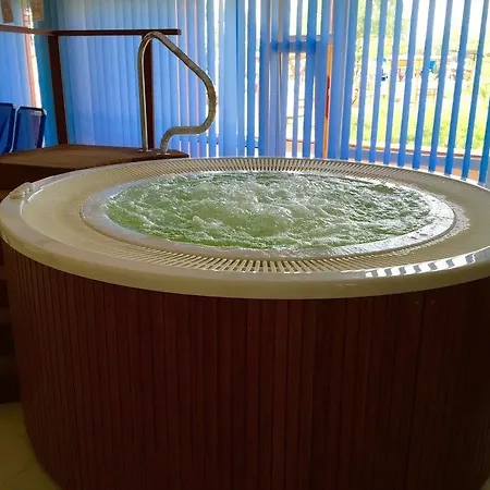 Casa de hóspedes Akácliget Gyógy-és Strandfürdő