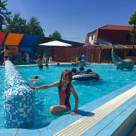 Akácliget Gyógy-és Strandfürdő Casa de hóspedes