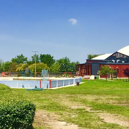 Casa de hóspedes Akácliget Gyógy-és Strandfürdő Karcag