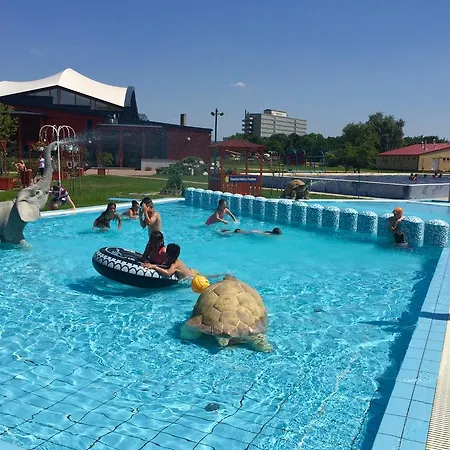Akácliget Gyógy-és Strandfürdő Casa de hóspedes