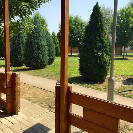 Akácliget Gyógy-és Strandfürdő *