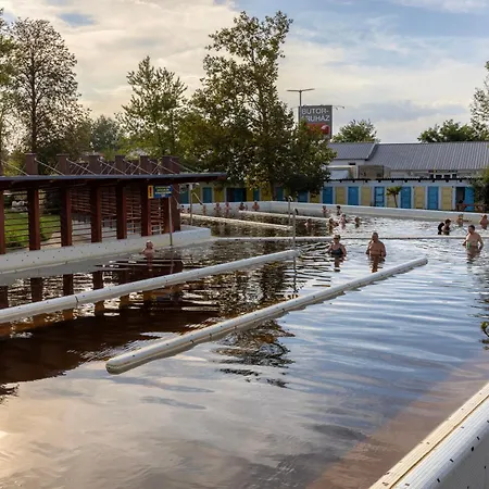Akácliget Gyógy-és Strandfürdő