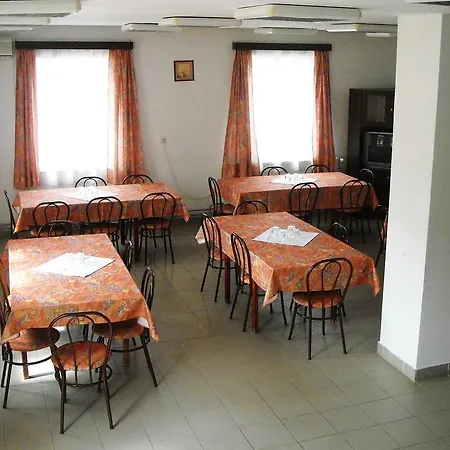 Akacliget Gyogy-es Strandfuerdo Guest house