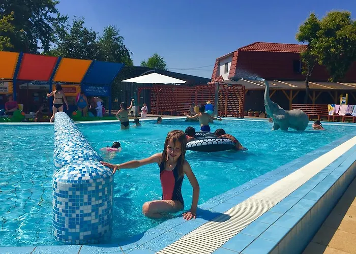 Akácliget Gyógy-és Strandfürdő Pensión