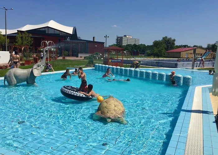Akácliget Gyógy-és Strandfürdő Pensión