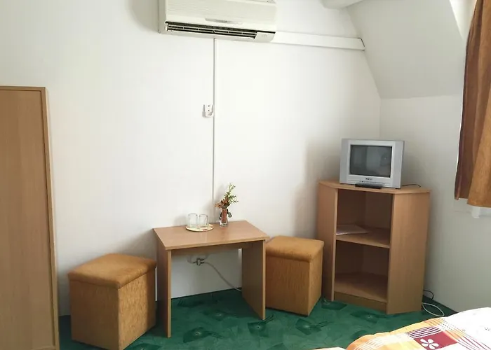 Akácliget Gyógy-és Strandfürdő Pensión Karcag